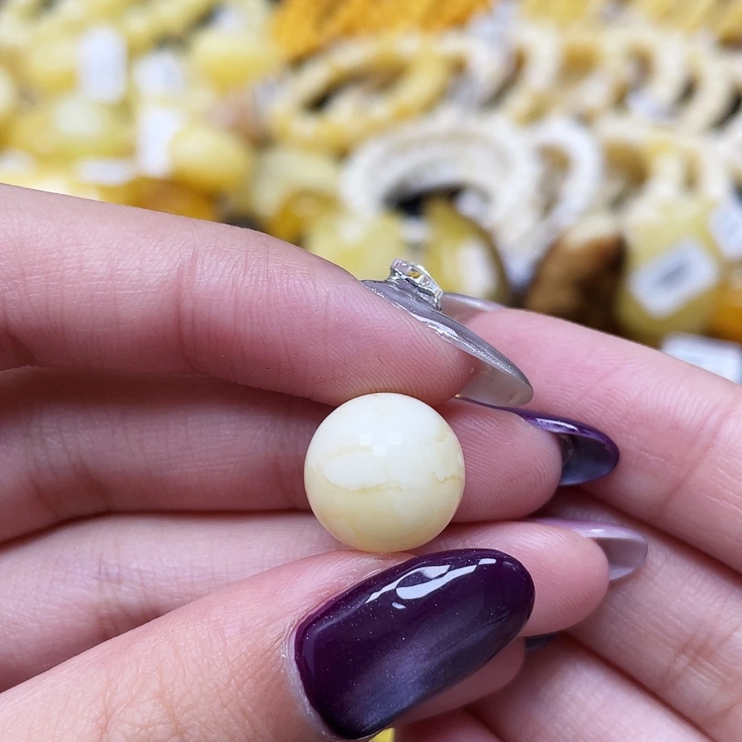 琥珀未镶嵌裸石13.2mm漆白妖花圆珠蜜蜡 皮线