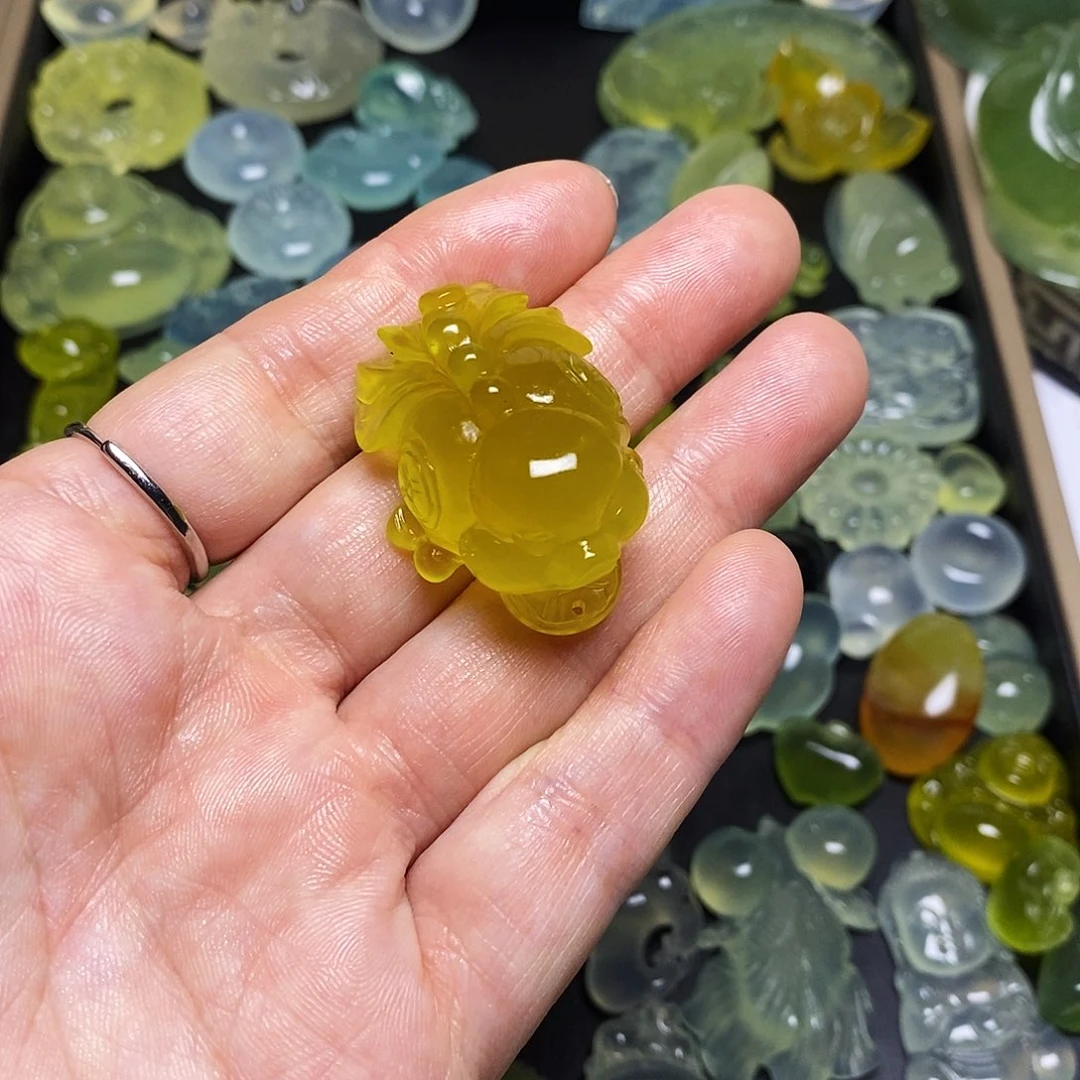 厚***物蛇纹石玉未镶嵌颈饰