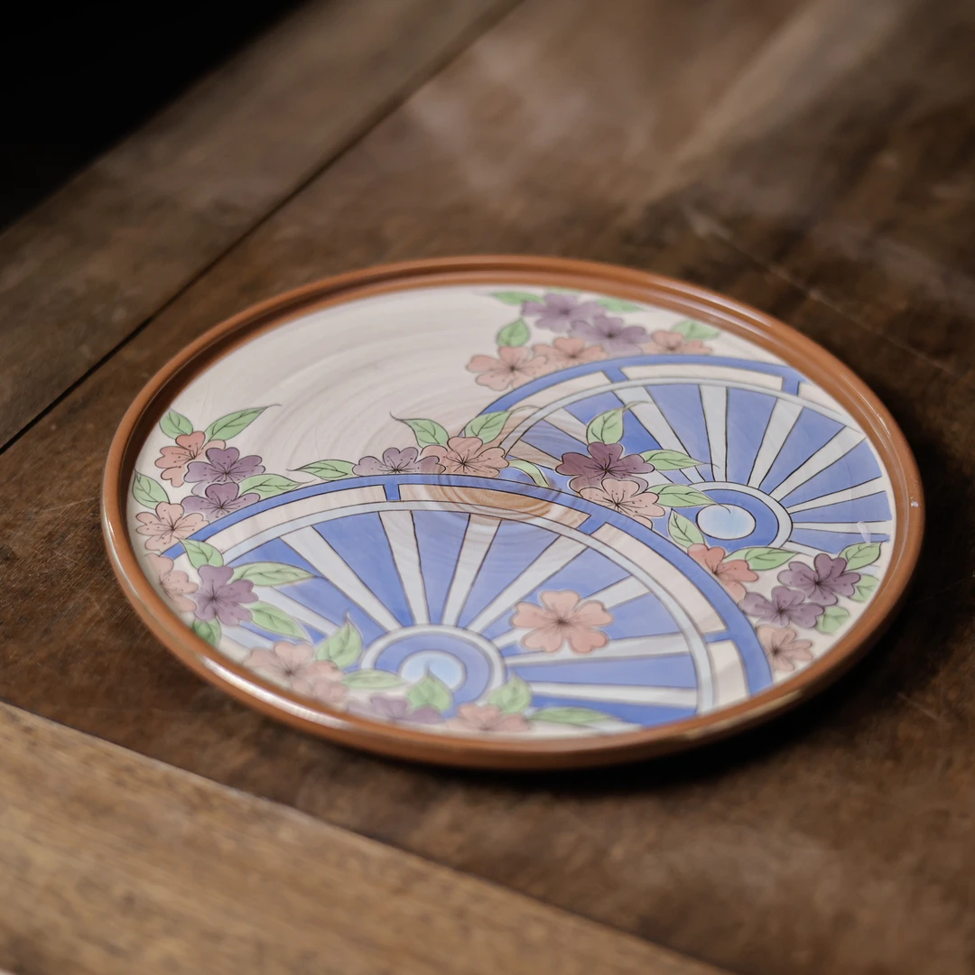 纳兰   釉下五彩枫车手绘盘直径22.5cm高2.5cm（Q8581）