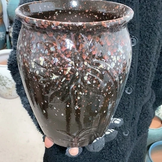 紫砂花盆口20高25，黑点