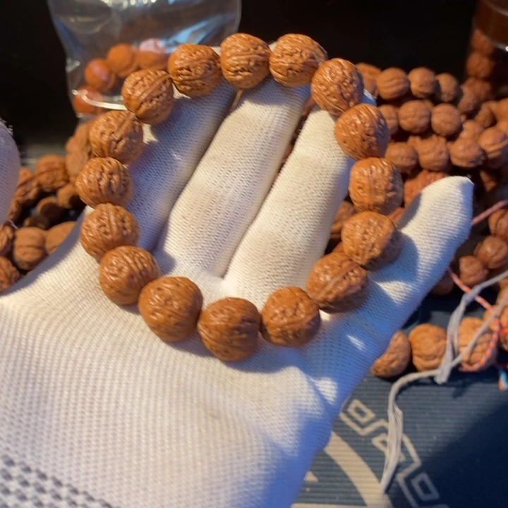 文玩核桃手串……83