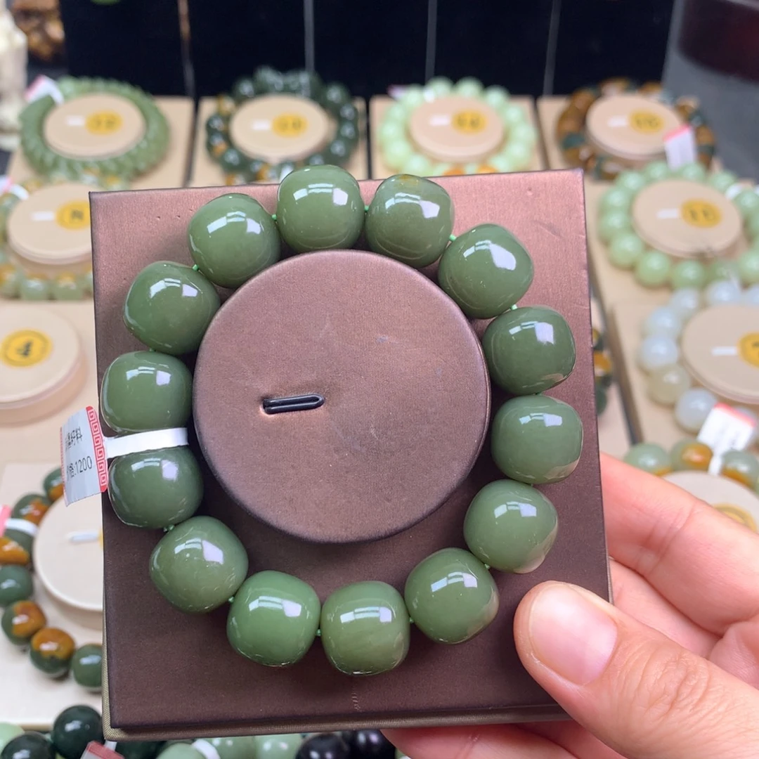 透闪石质玉未镶嵌手链