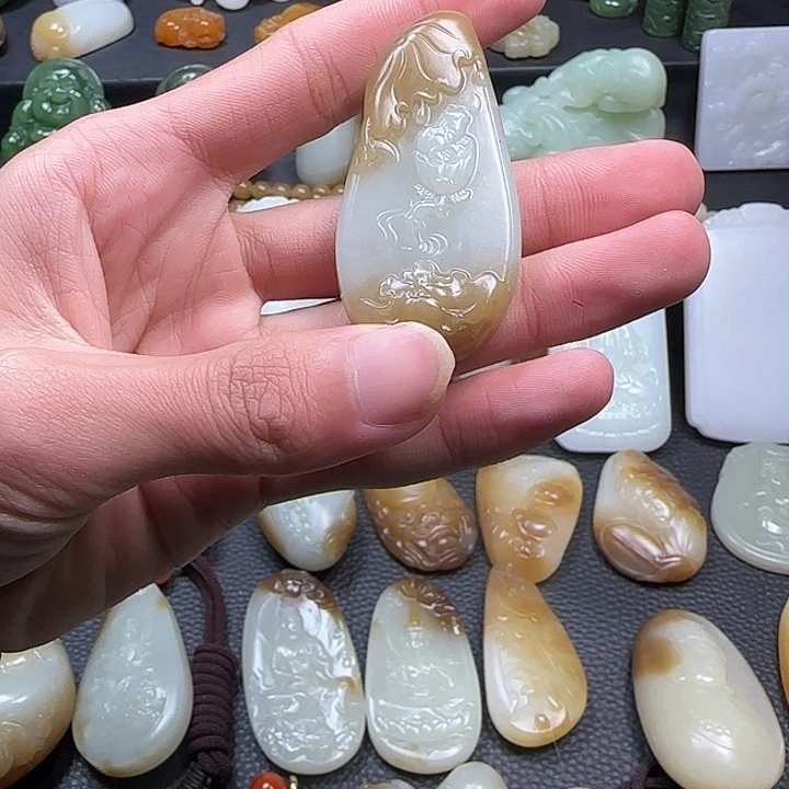 和田玉未镶嵌颈饰