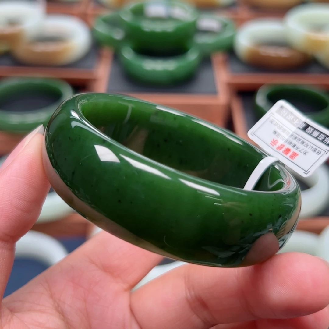 未镶嵌手镯和田玉（碧玉）