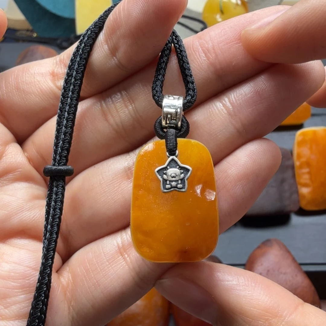 琥珀吊坠(赠链)未镶嵌