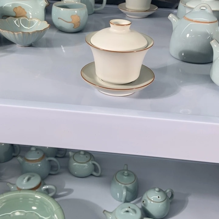 瓷片微瑕月白马蹄盖碗，无礼盒