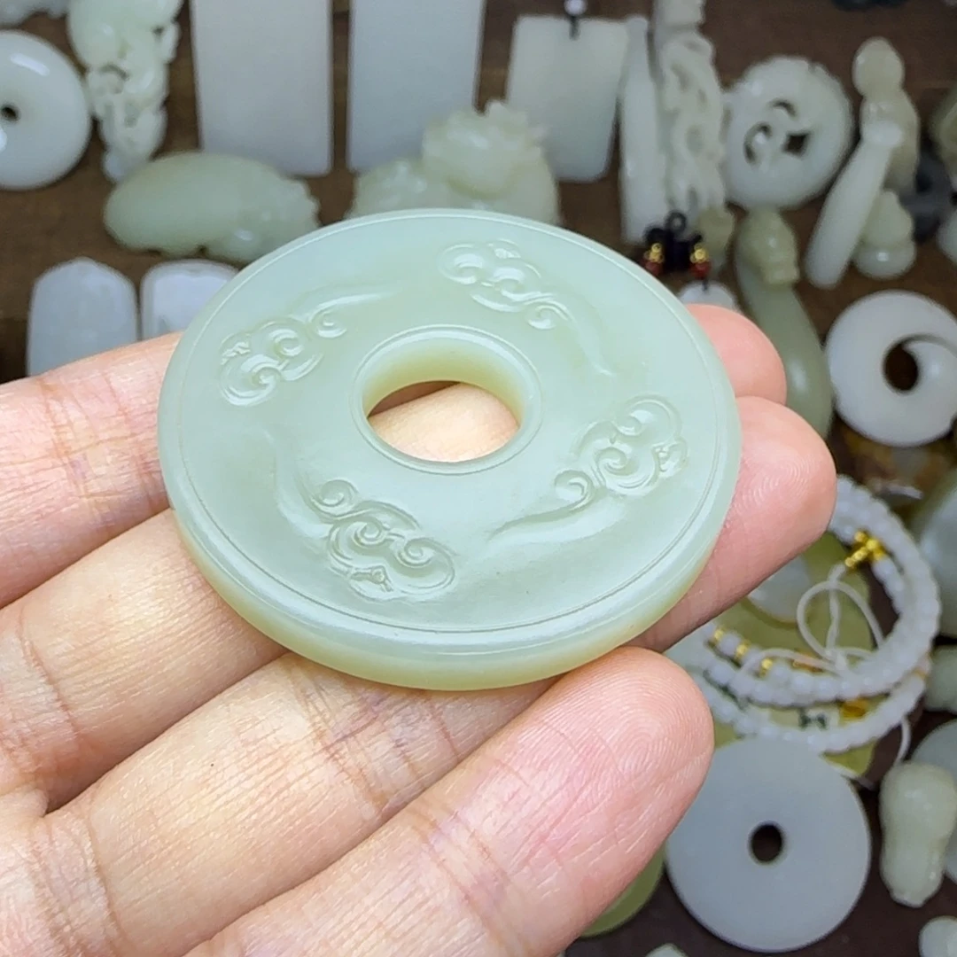 和田玉未镶嵌挂件祥云玉璧
