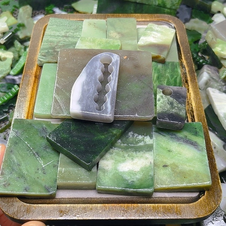 未镶嵌和田玉（糖玉）珠宝半成品燕