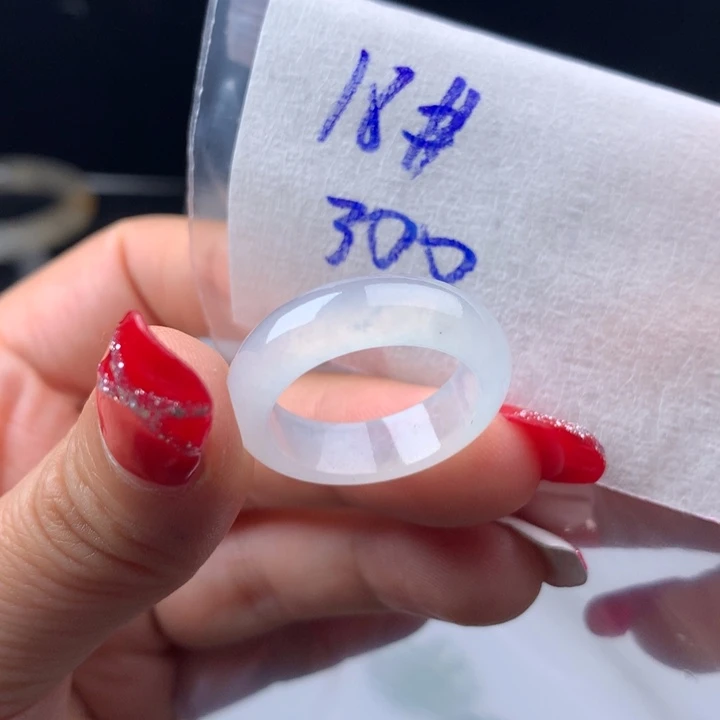 玛***歌定制翡翠未镶嵌戒圈