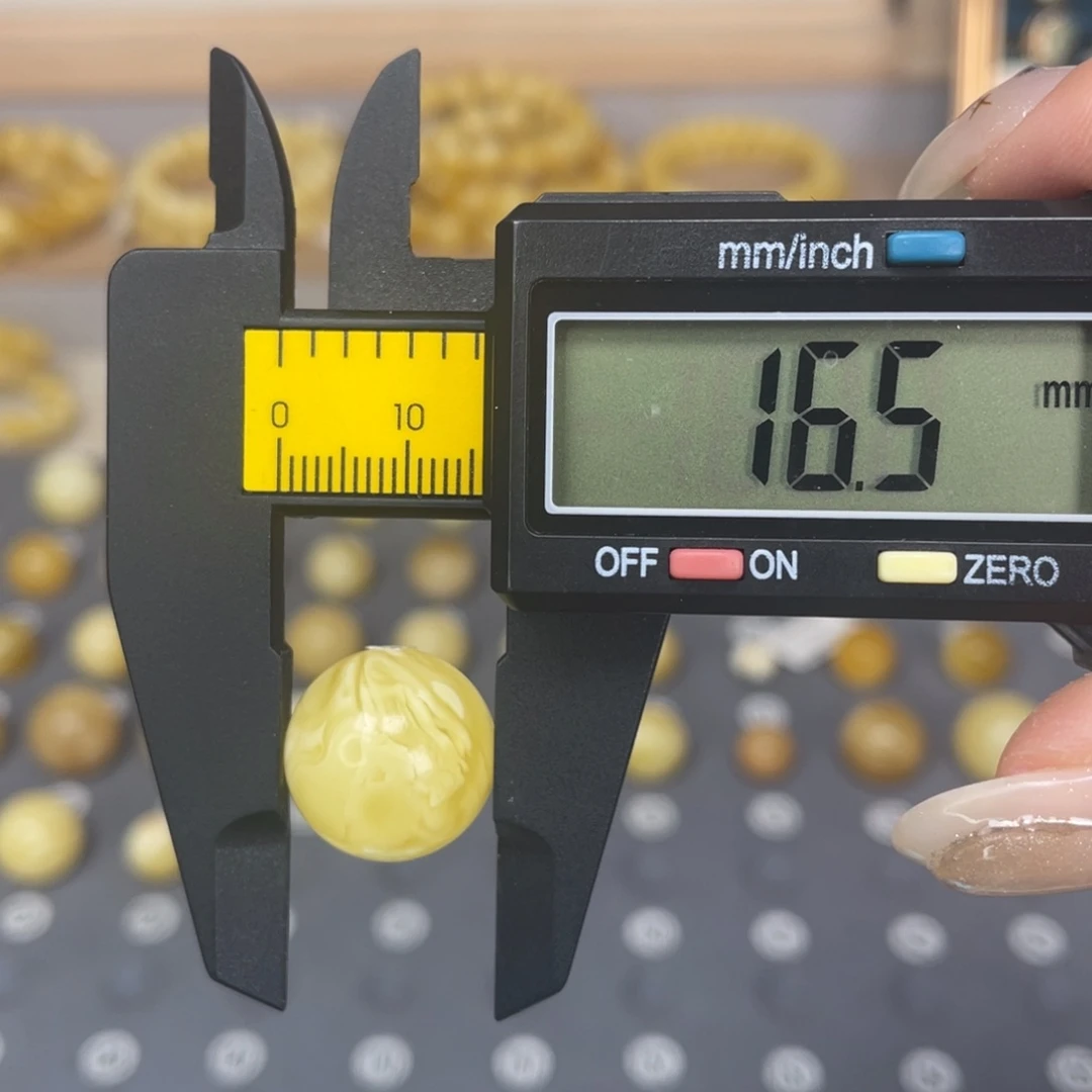 琥珀未镶嵌裸石137