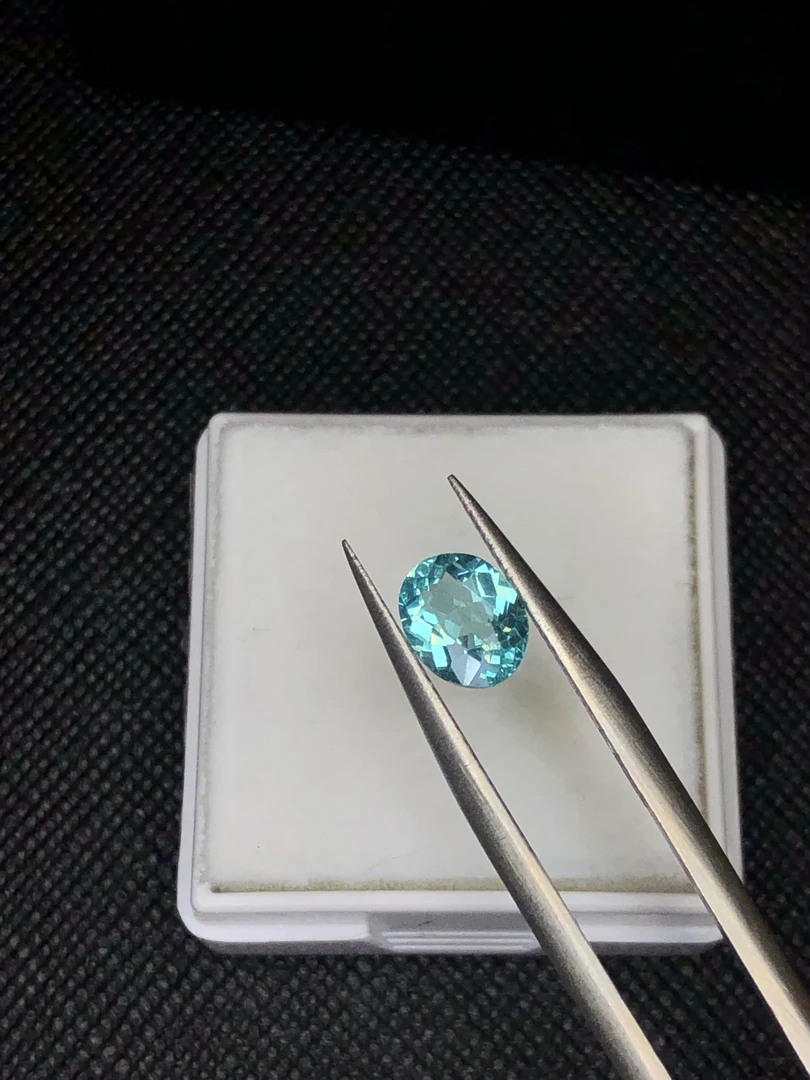 0.95克拉 碧蓝色火彩超棒