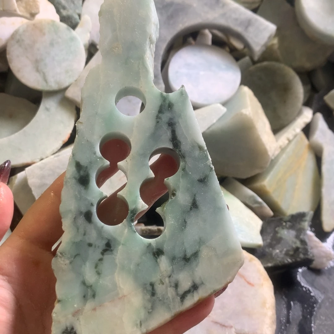 翡翠颈饰未镶嵌缅甸翡翠