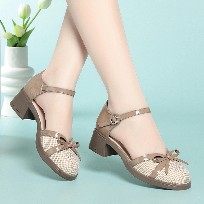 2025新款包头凉鞋女外穿中跟女鞋一字扣中空鞋子女款粗跟夏季单鞋