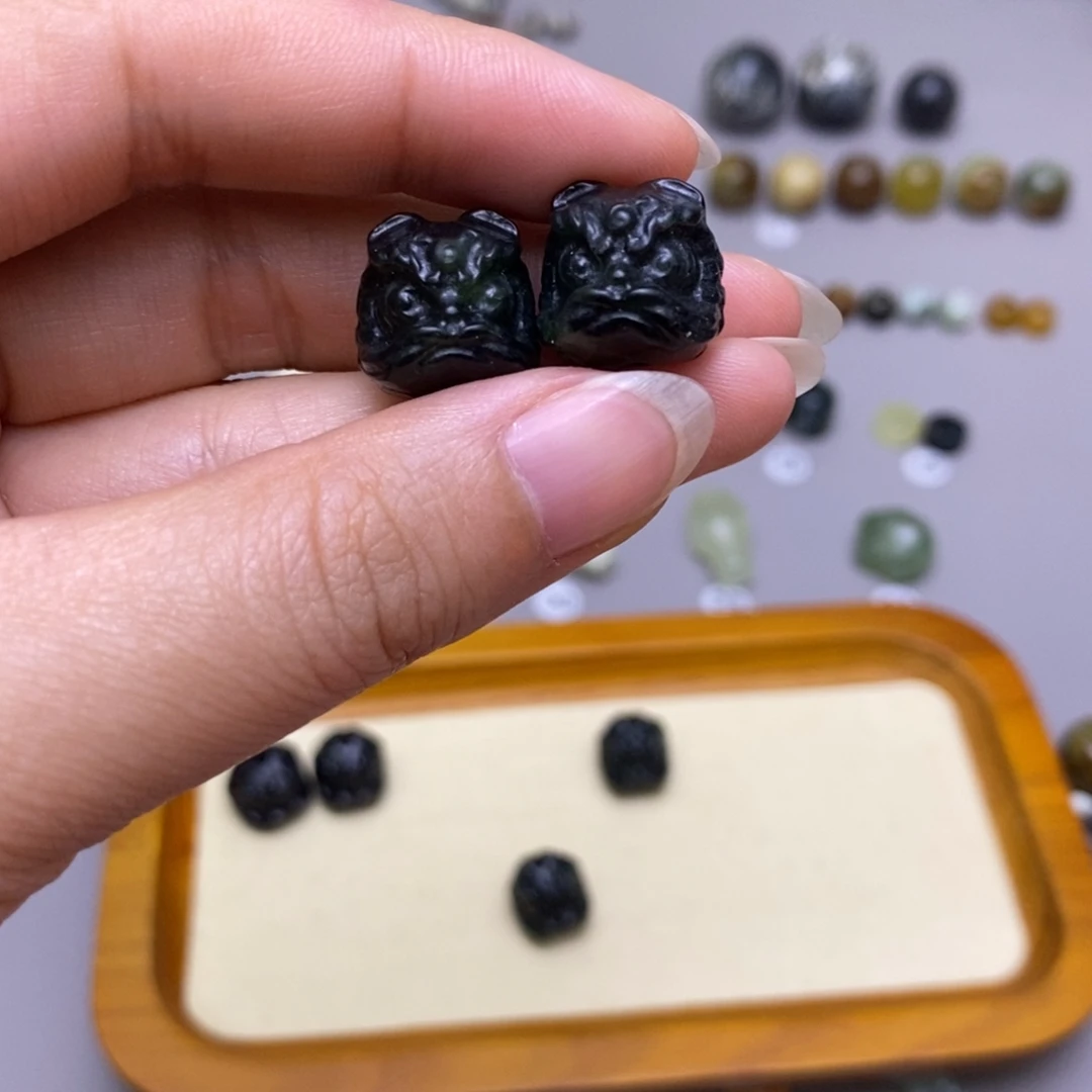 遇***都蛇纹石玉未镶嵌配饰