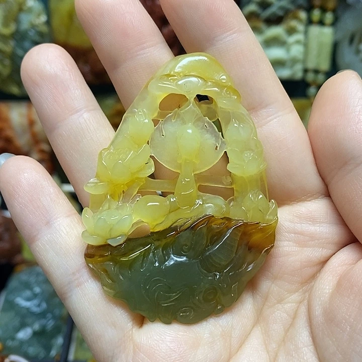 岫玉未镶嵌吊坠(赠链)