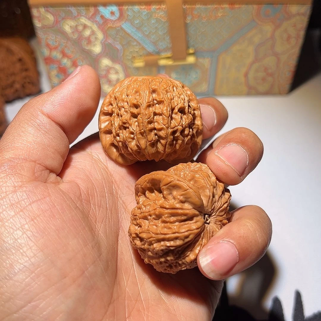 文玩核桃把件血麒麟