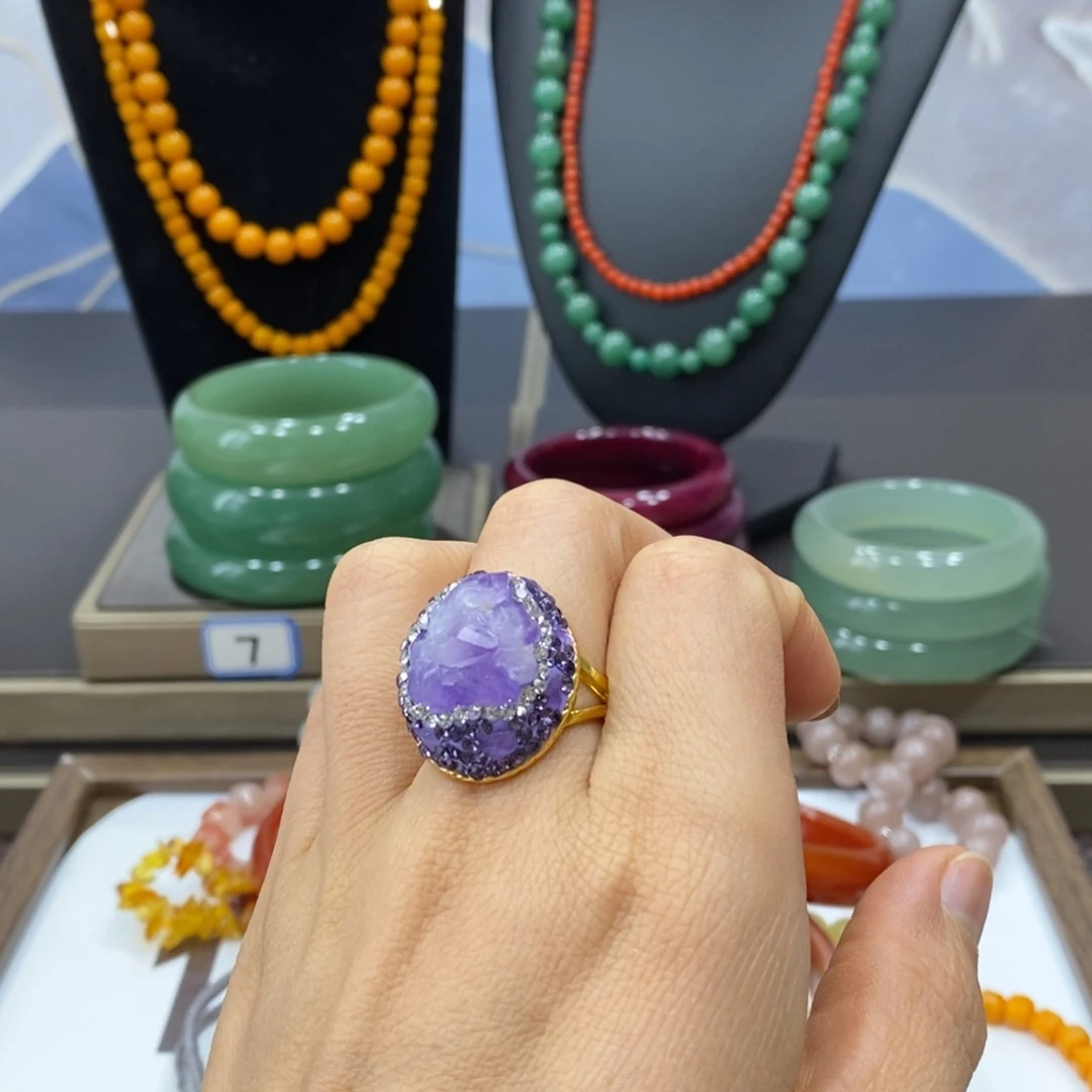 石英岩玉未镶嵌颈饰