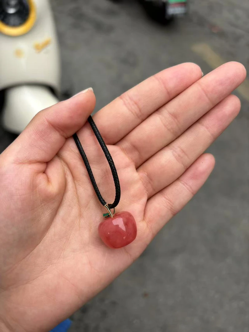 【桃花酿小苹果吊坠】精美百搭时尚 多样性发货 拍一发一