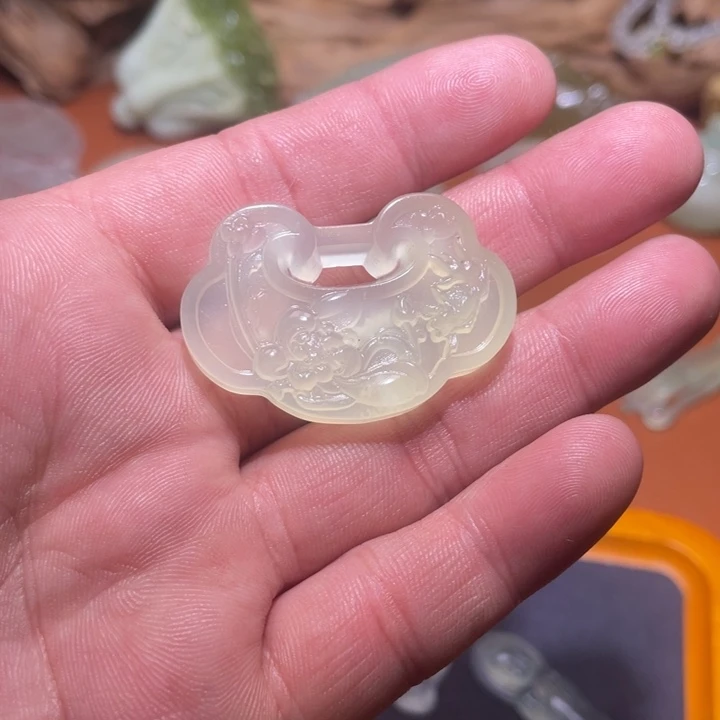 蛇纹石玉颈饰未镶嵌纯****好