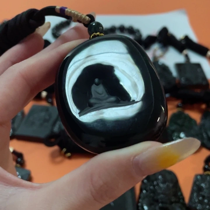 翡翠颈饰未镶嵌岁**好