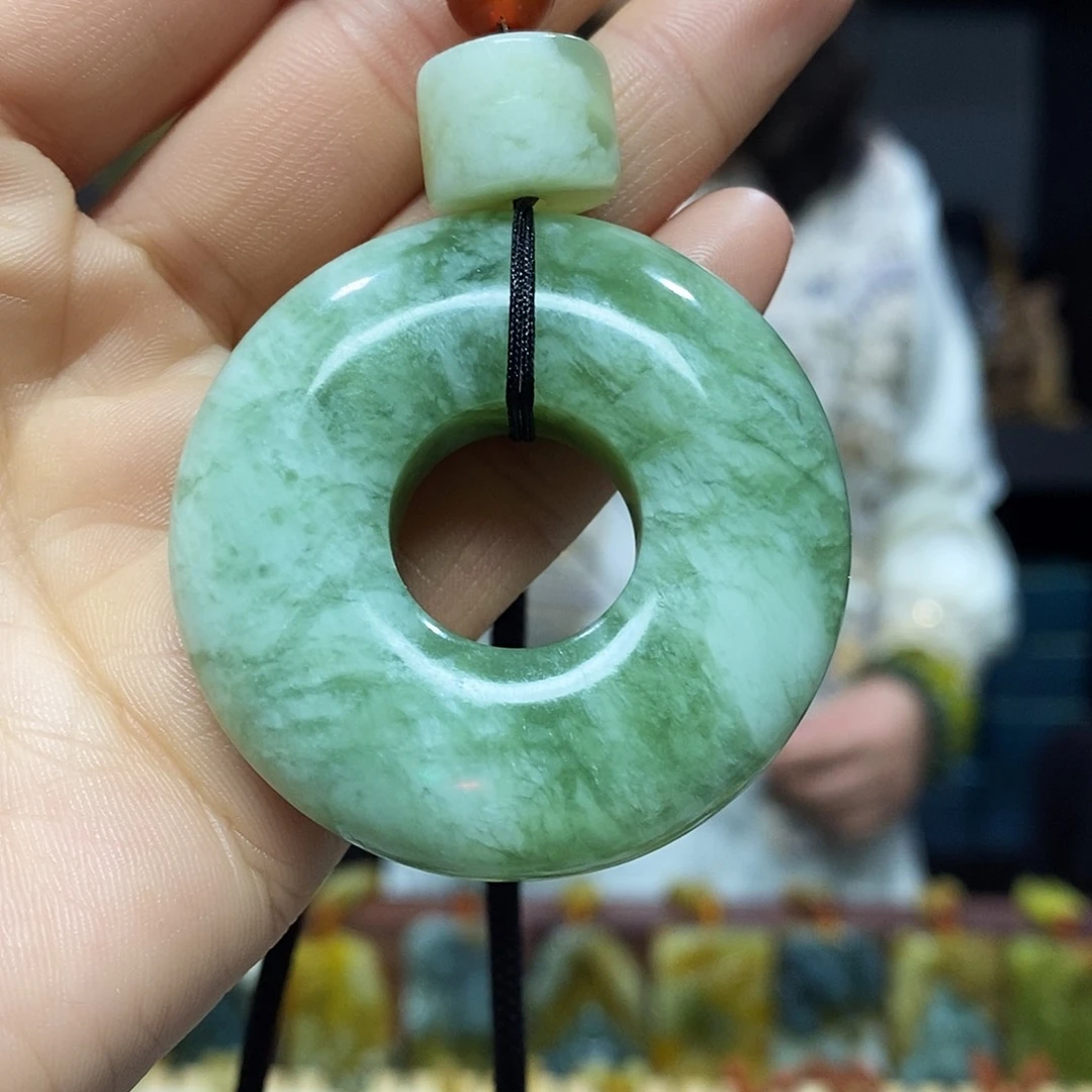 未镶嵌岫玉挂件吊坠