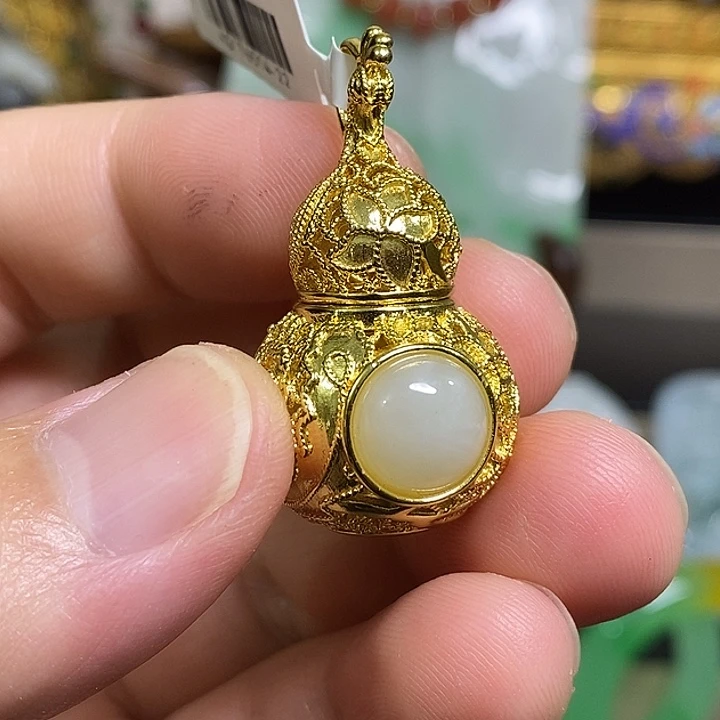 石英岩玉钛钢车挂