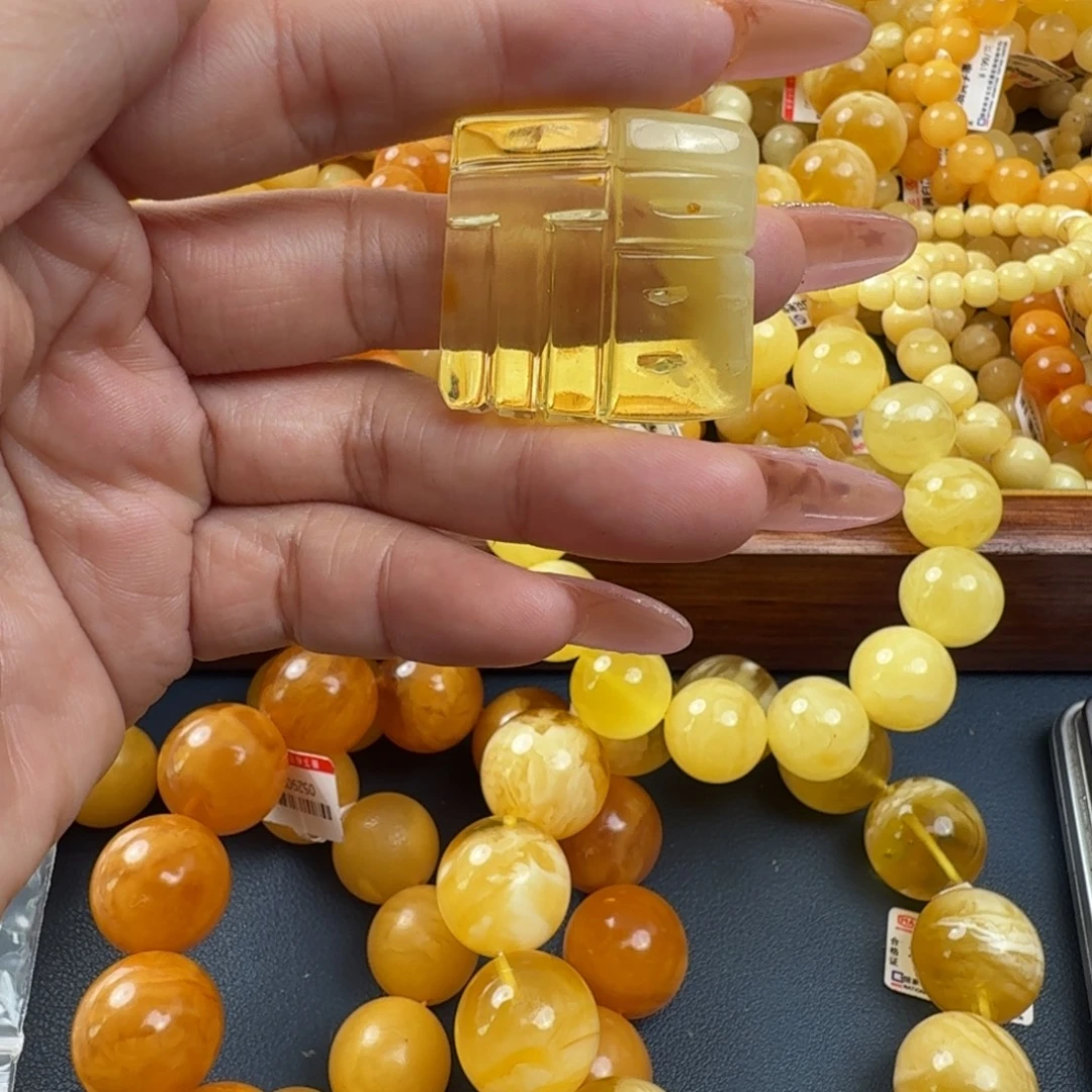 琥珀未镶嵌珠宝奇石