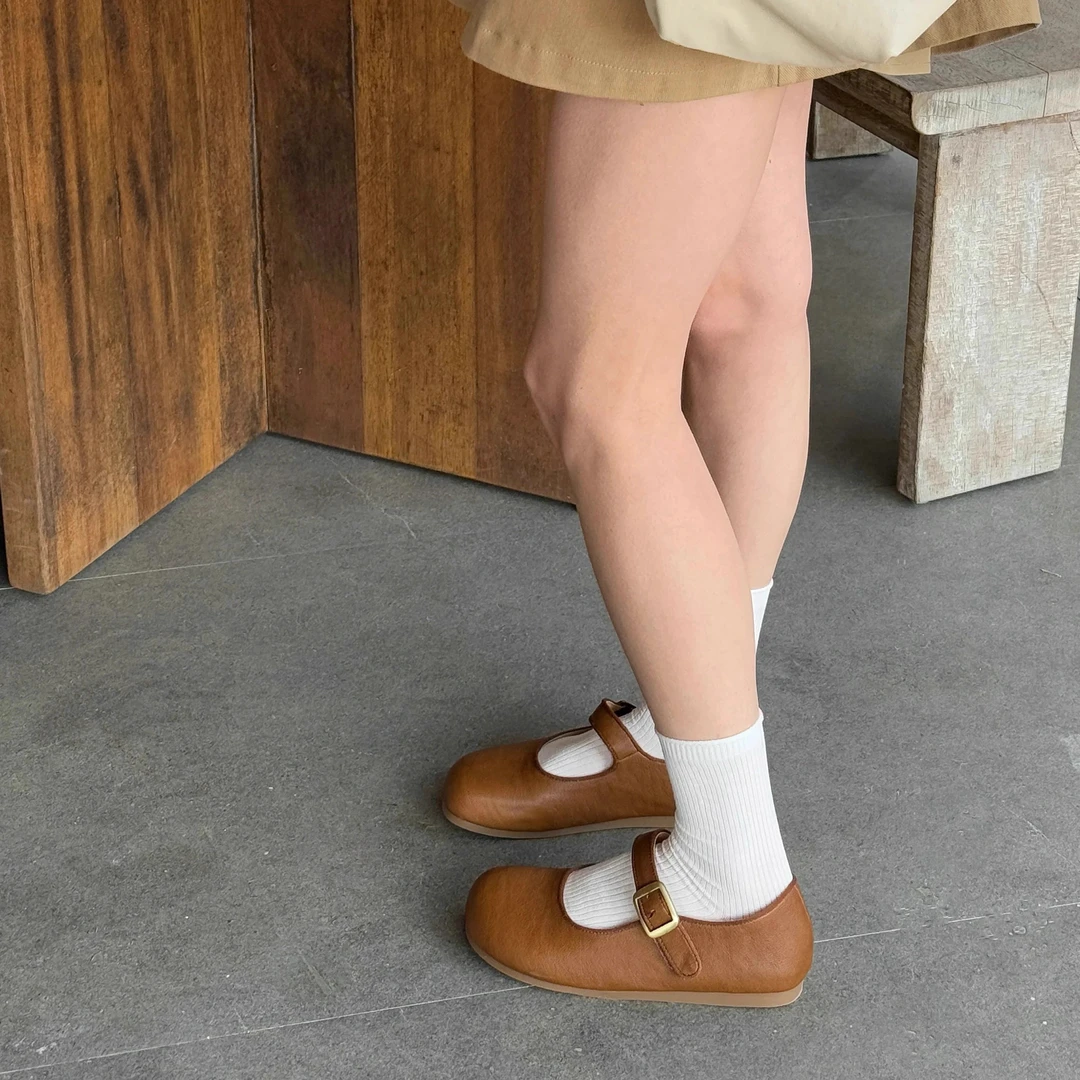 香港平底真皮软底浅口小单鞋女2025春季一秋冬女式复古内增高勃肯