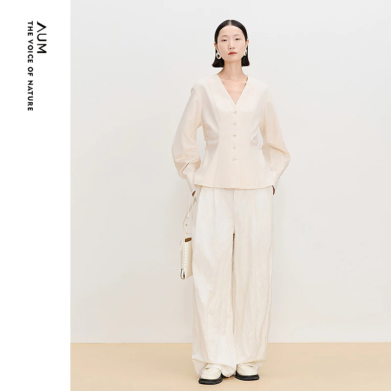 AUM早春新款流光风智性风简约高级感上班穿搭通勤衬衫M1FZ12171