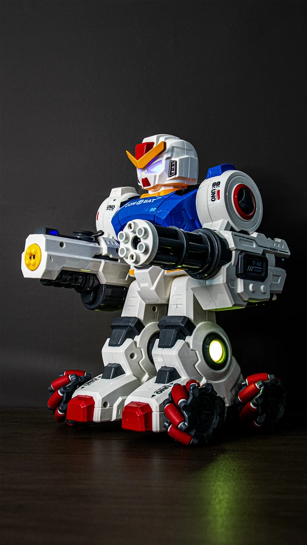 新款智能机器人机甲喷雾益智男孩生日礼物