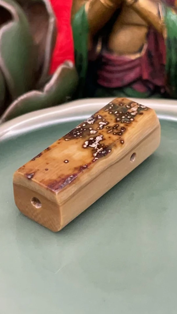 80922精品猛犸象牙D:9.8T:8.7H:26文玩特色皮一字三通挂件配饰