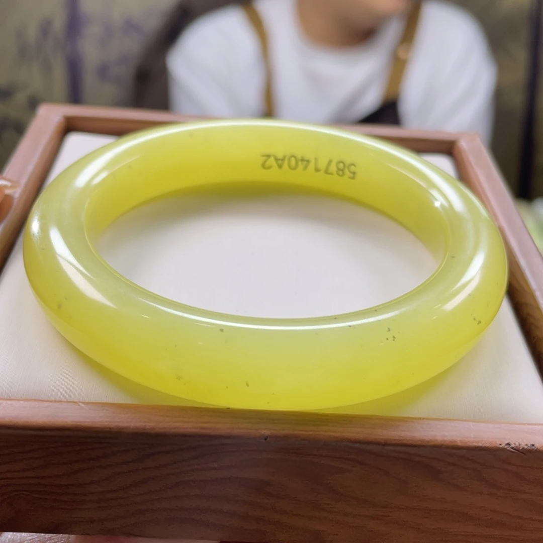 和田玉未镶嵌手镯58圈