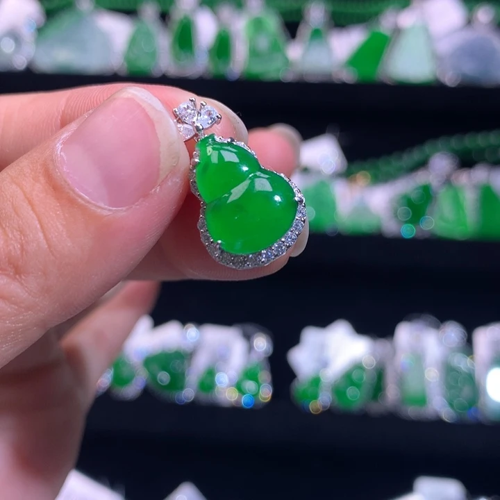 【闪购商品】颈饰银S925镀金镶嵌翡翠天然翡翠