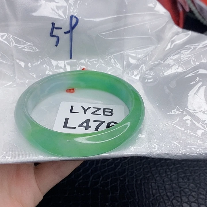 翡翠手镯未镶嵌一图一物实物为准