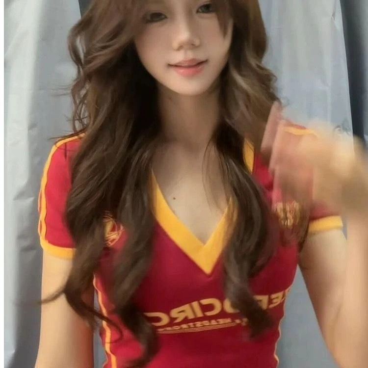 美式正肩短袖恤女夏季独特别致设计感小众甜辣妹修身领显瘦上衣