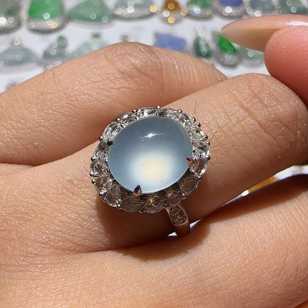 【闪购商品】18K金镶嵌戒指翡翠天然