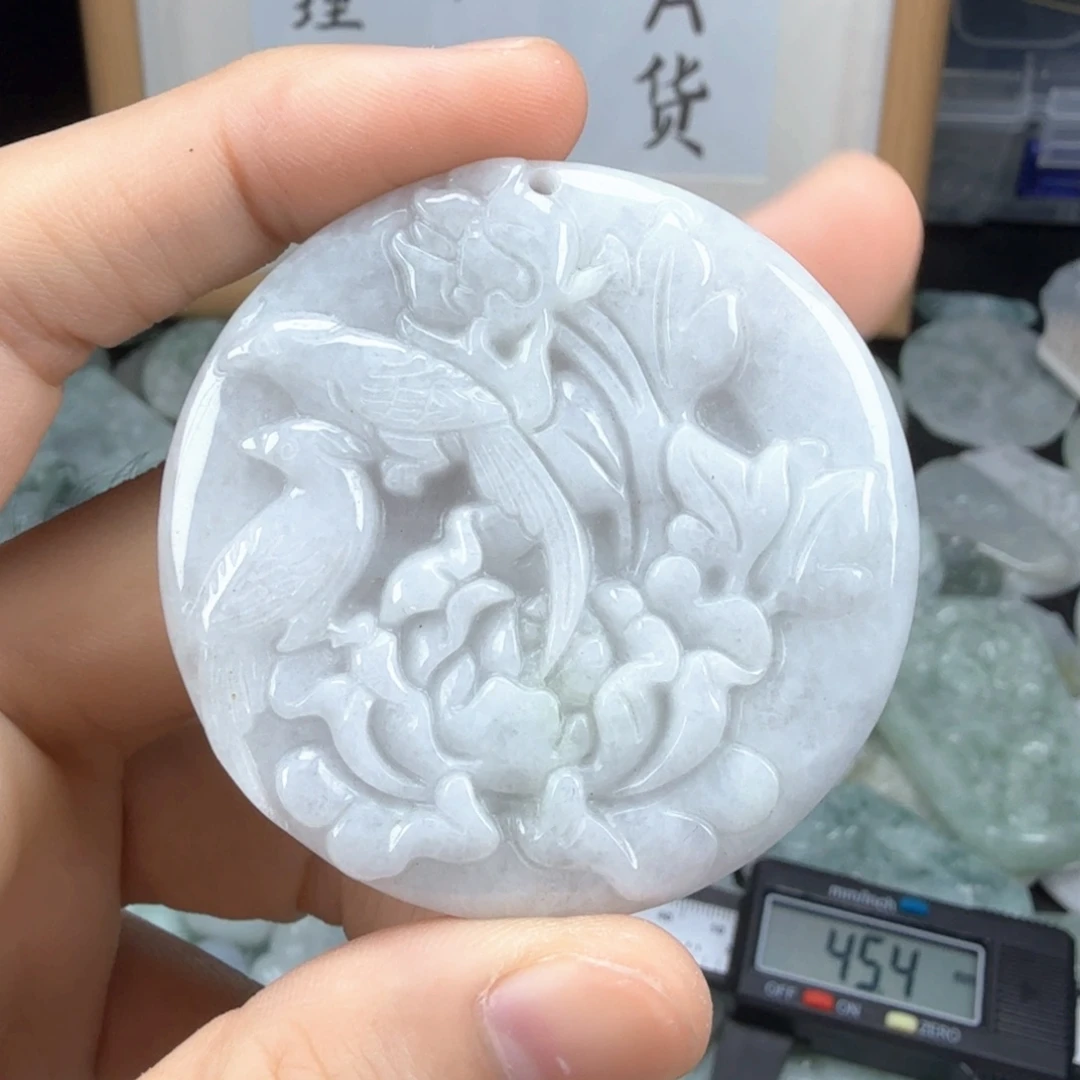 翡翠挂件未镶嵌翡翠