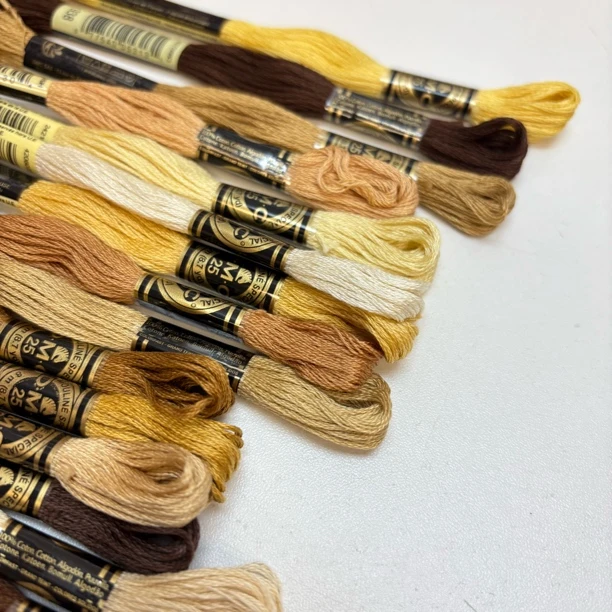 H1452 外来甜蜜焦糖棕色系绣线，22色