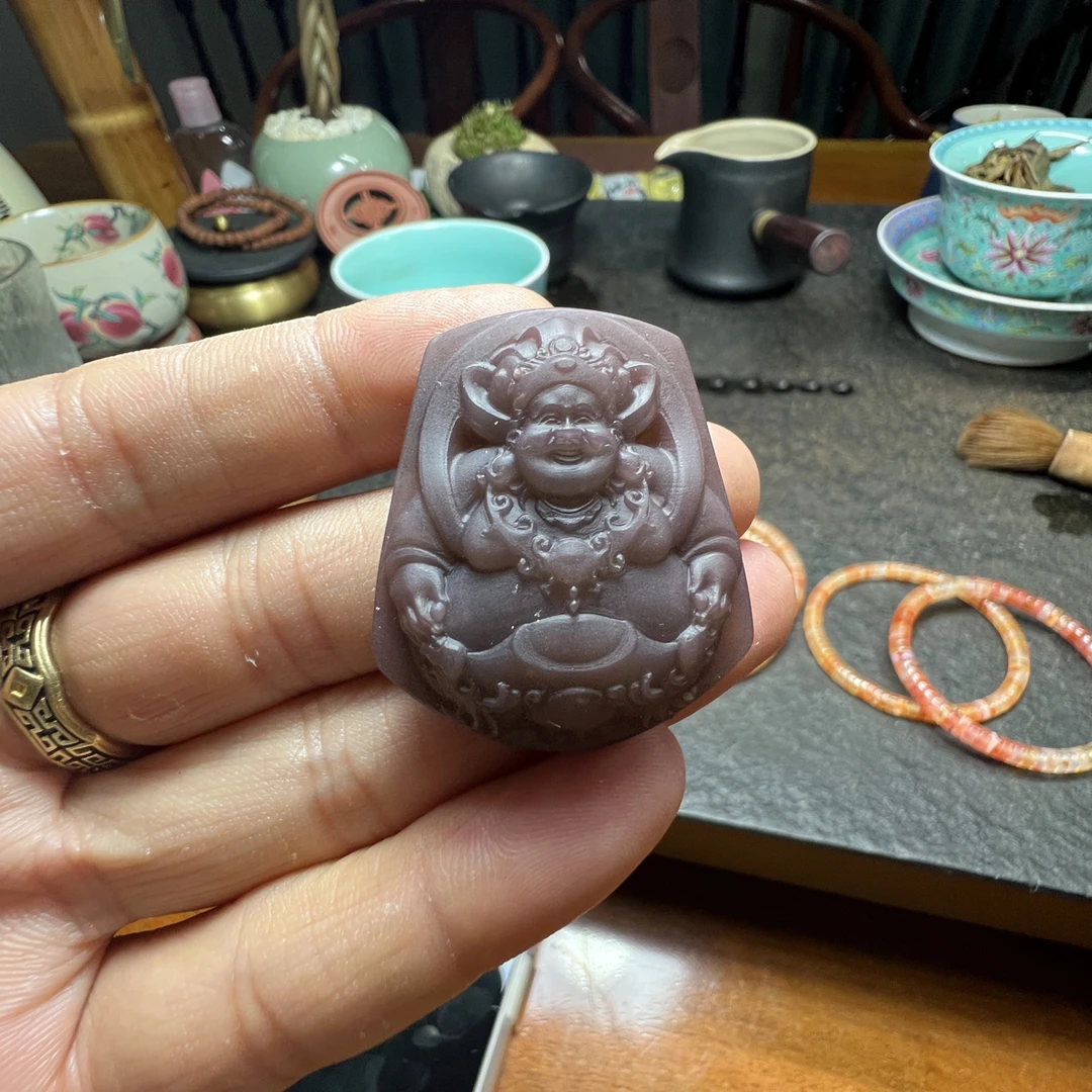 天然原矿南红精工雕刻黄财神