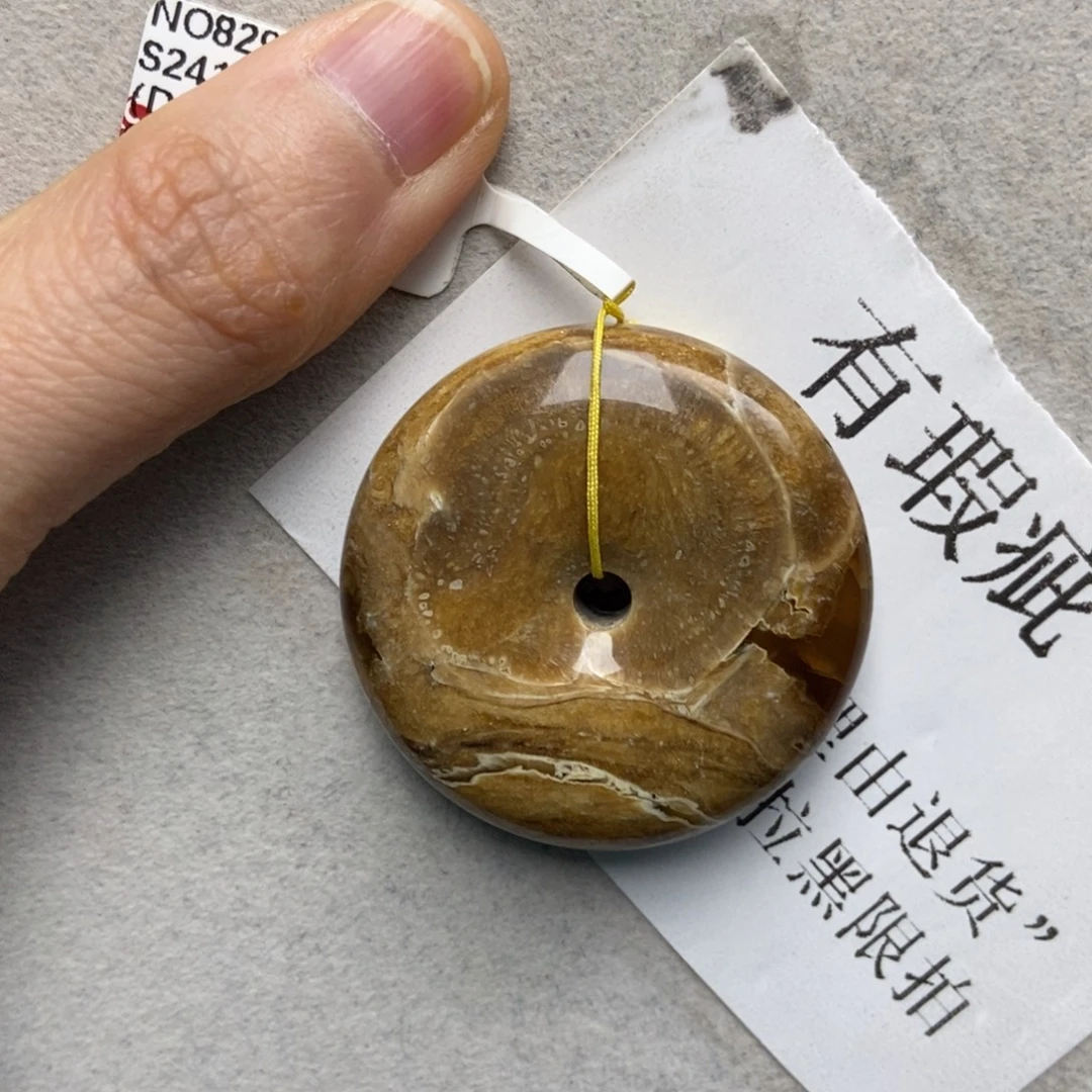 琥珀未镶嵌珠宝奇石15