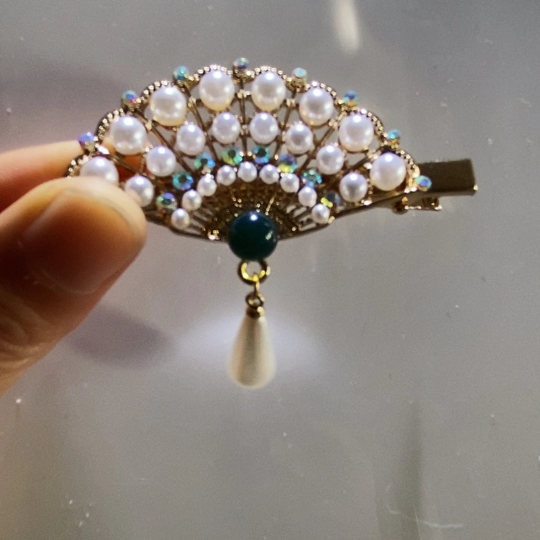 琥珀合金珠宝奇石