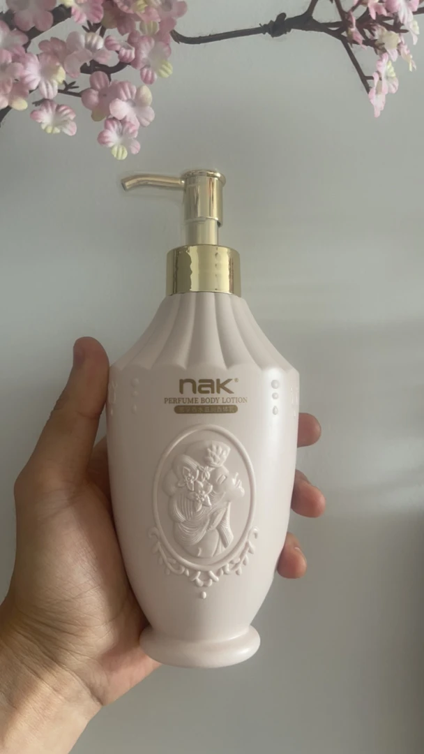 许昌超市跑腿 nak奢享香水滋养香体乳柔肤光滑身体乳
