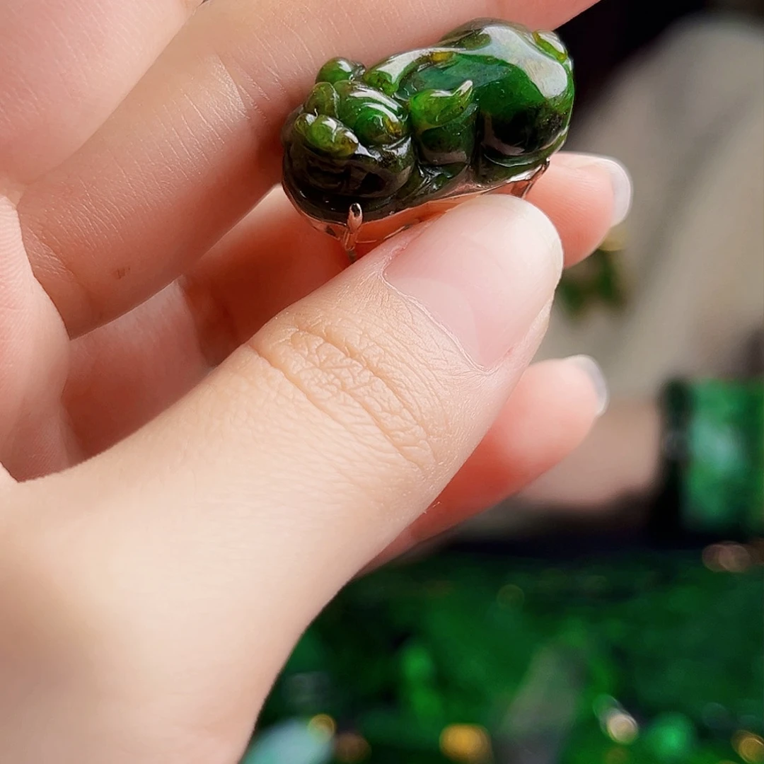 颈饰未镶嵌翡翠多样性