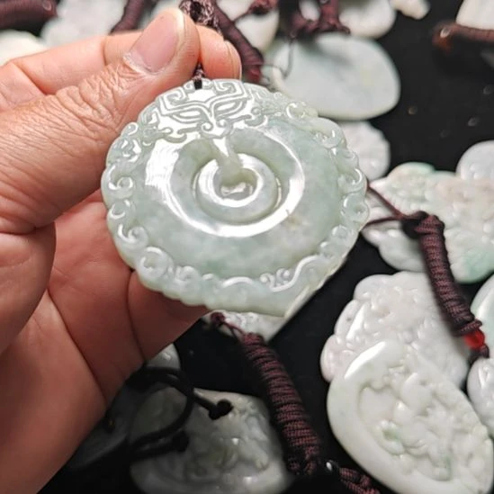 翡翠未镶嵌颈饰天然翡翠吊坠