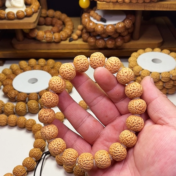 樂***游桃核吊坠野生圆周率