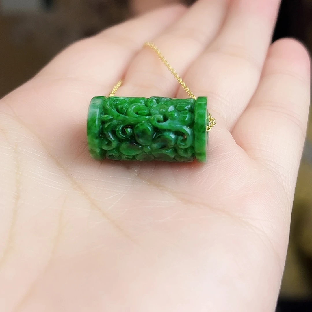 翡翠未镶嵌颈饰多样性