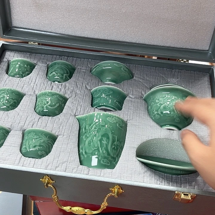 孤品茶具套装等。