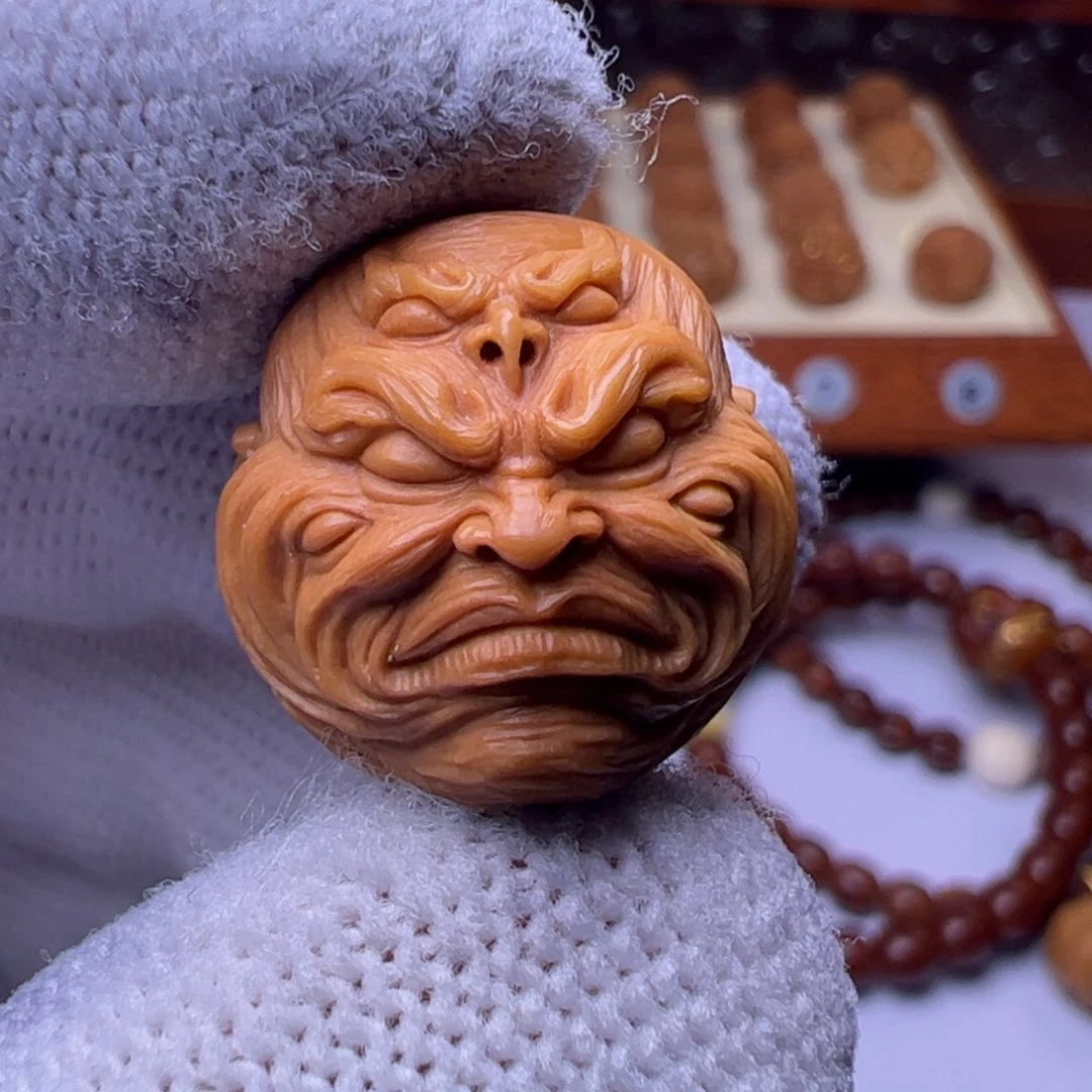 猴头核桃把件精工六目18左右