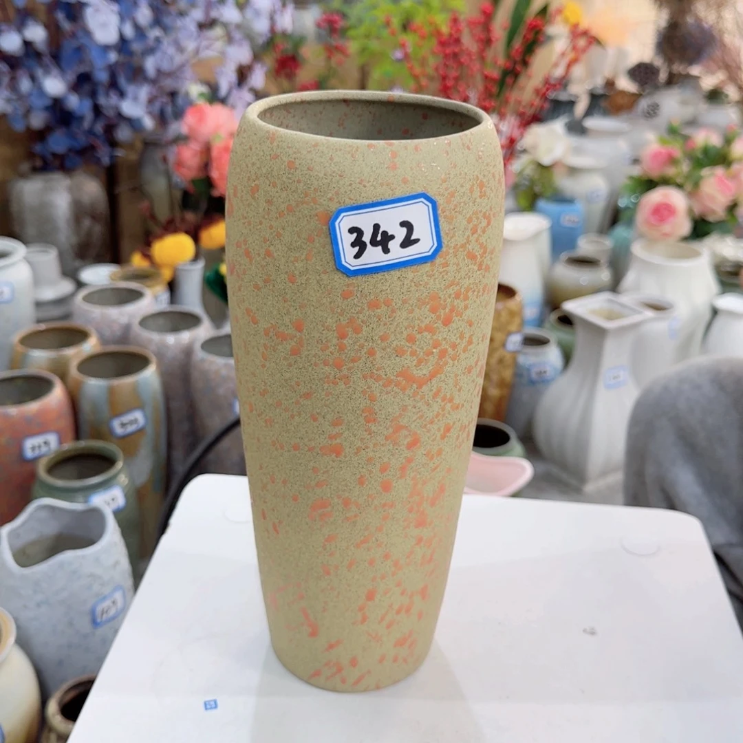 342号陶瓷高25厘米微瑕一个