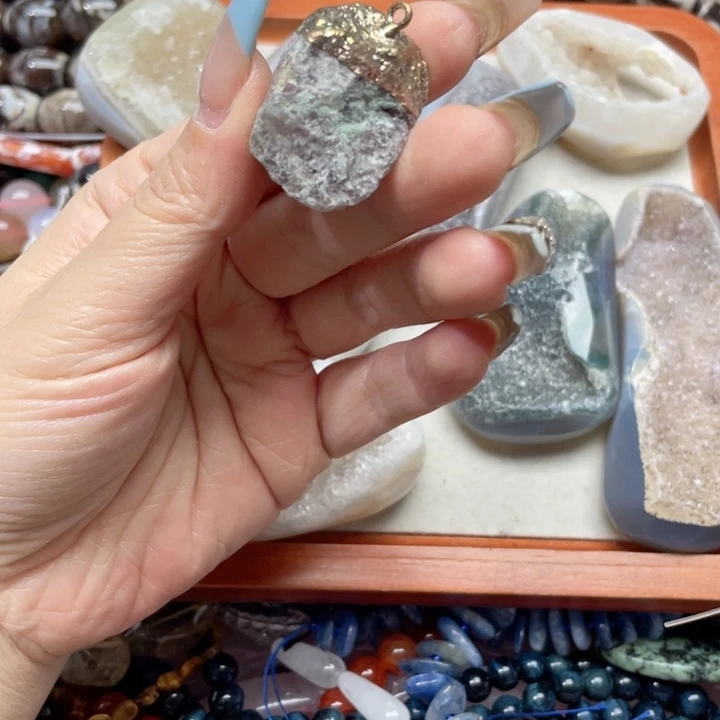 玛瑙/玉髓合金珠宝半成品一个碧玺原石